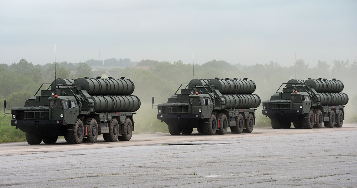 Rusia ha confirmado oficialmente la finalización de las entregas del sistema de defensa antiaérea S-400 Triumf a la India, por valor de 5 430 millones de dólares, para finales de 2024.