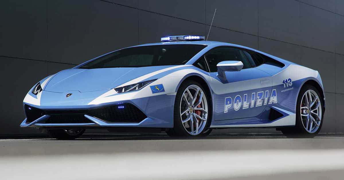 Dos décadas juntos: 20 años de colaboración entre Lamborghini y la policía italiana