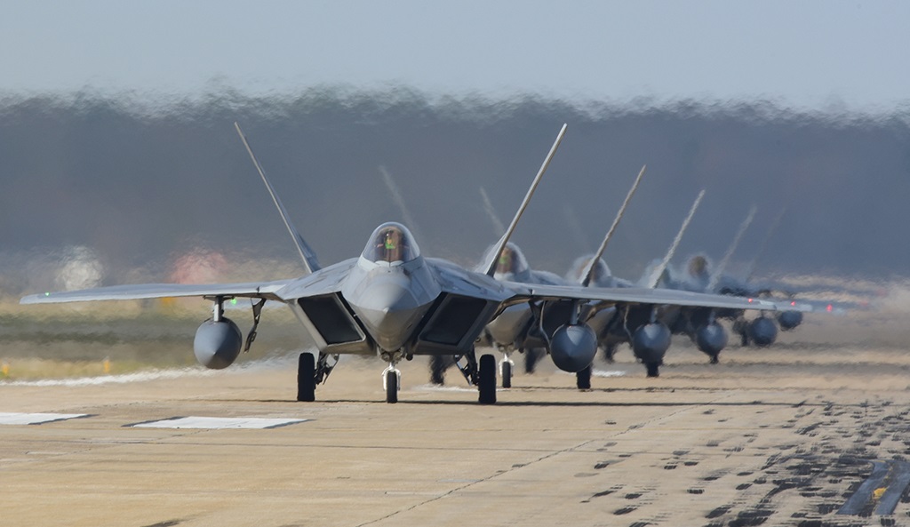 SCAS quiere mantener 33 cazas F-22 Raptor y no permitirá que la Fuerza Aérea de EE.UU. retire los antiguos reactores Block 20 SCAS quiere mantener 33 cazas F-22 Raptor y no permitirá que la Fuerza Aérea de EE.UU. retire los antiguos reactores Block 20