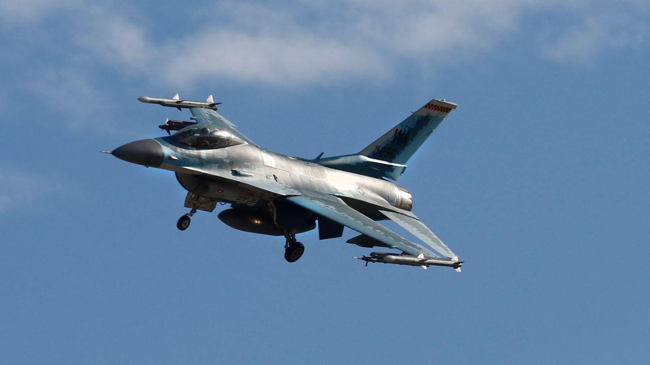 EE.UU. no impedirá que otros países transfieran cazas F-16 Fighting Falcon a Ucrania EE.UU. no impedirá que otros países transfieran cazas F-16 Fighting Falcon a Ucrania