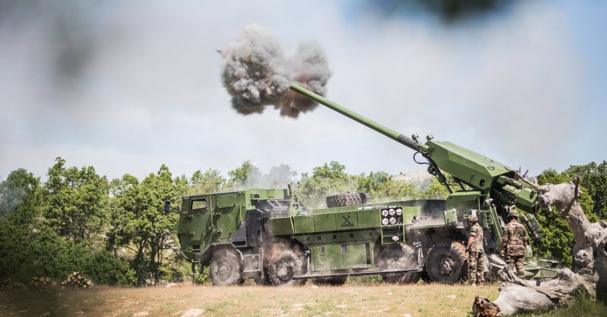 Francia ha multiplicado la producción de obuses autopropulsados CAESAR y de interceptores de misiles Mistral Francia ha multiplicado la producción de obuses autopropulsados CAESAR y de interceptores de misiles Mistral