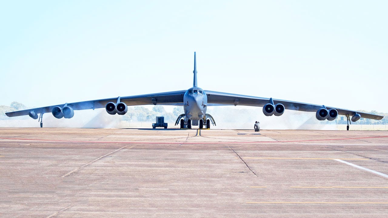EE.UU. despliega un bombardero nuclear B-52H Stratofortress y cazas F-22 Raptor en Corea del Sur tras disparar dos misiles balísticos en Corea del Norte EE.UU. despliega un bombardero nuclear B-52H Stratofortress y cazas F-22 Raptor en Corea del Sur tras disparar dos misiles balísticos en Corea del Norte