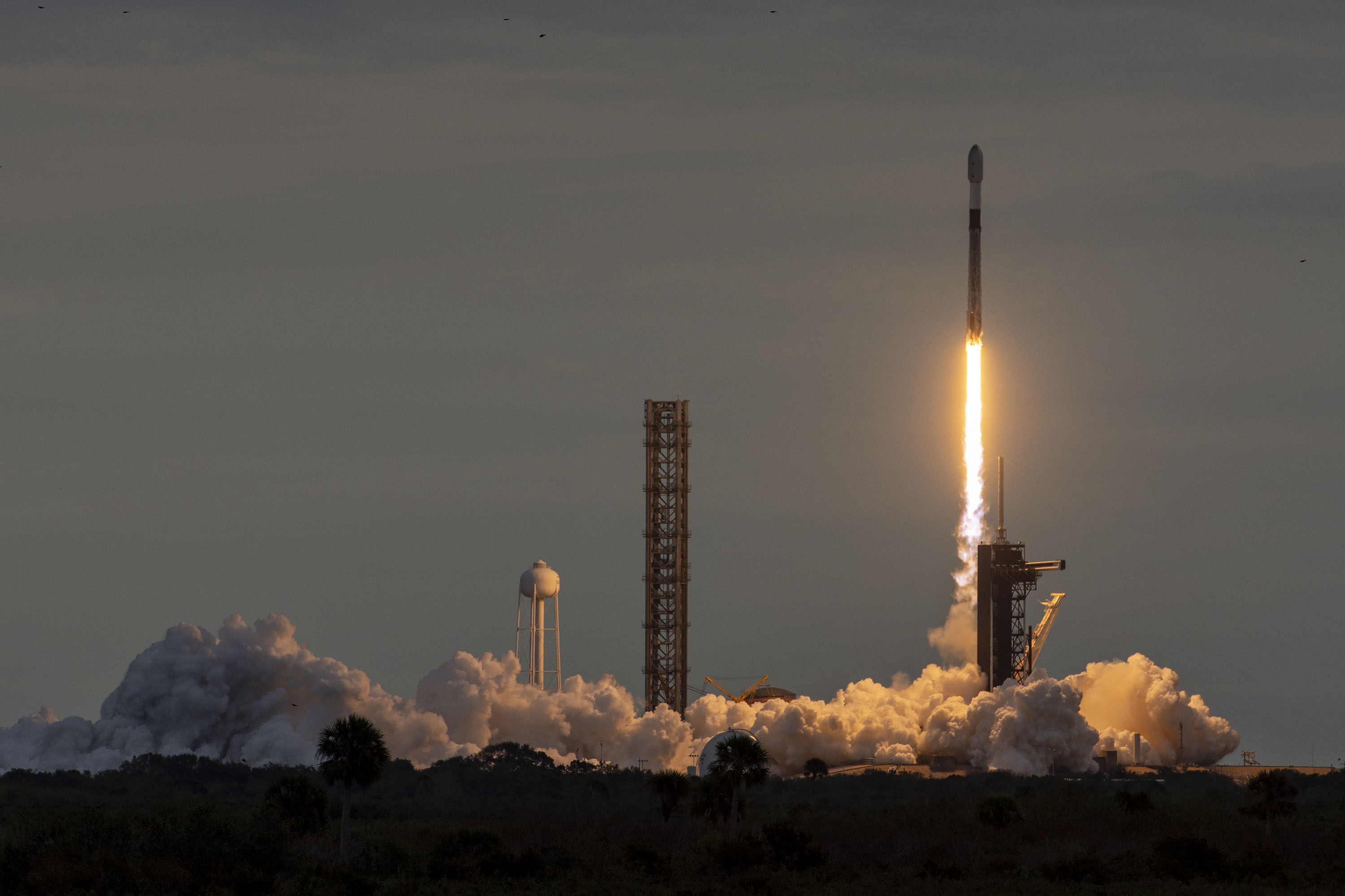 Falcon 9 envió al espacio el nanosatélite ucraniano PolyITAN-HP-30 y estableció un nuevo récord de lanzamiento simultáneo de naves espaciales en órbita Falcon 9 envió al espacio el nanosatélite ucraniano PolyITAN-HP-30 y estableció un nuevo récord de lanzamiento simultáneo de naves espaciales en órbita