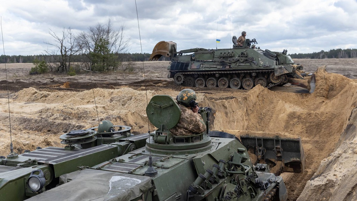 Las Fuerzas de Defensa muestran por primera vez en Ucrania vehículos noruegos NM189 Ingeniørpanservogn basados en el carro de combate Leopard 1 Las Fuerzas de Defensa muestran por primera vez en Ucrania vehículos noruegos NM189 Ingeniørpanservogn basados en el carro de combate Leopard 1