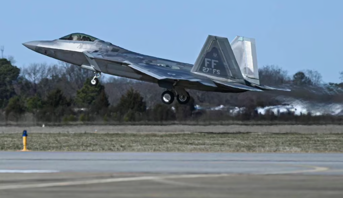 La Fuerza Aérea de EE.UU. transfiere cazas de quinta generación F-22 Raptor a Filipinas por primera vez en la historia La Fuerza Aérea de EE.UU. transfiere cazas de quinta generación F-22 Raptor a Filipinas por primera vez en la historia