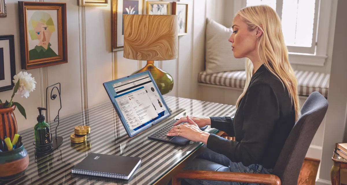 HP Spectre Foldable: una tableta, ordenador de sobremesa y portátil con pantalla plegable con un precio de 5000 dólares HP Spectre Foldable: una tableta, ordenador de sobremesa y portátil con pantalla plegable con un precio de 5000 dólares