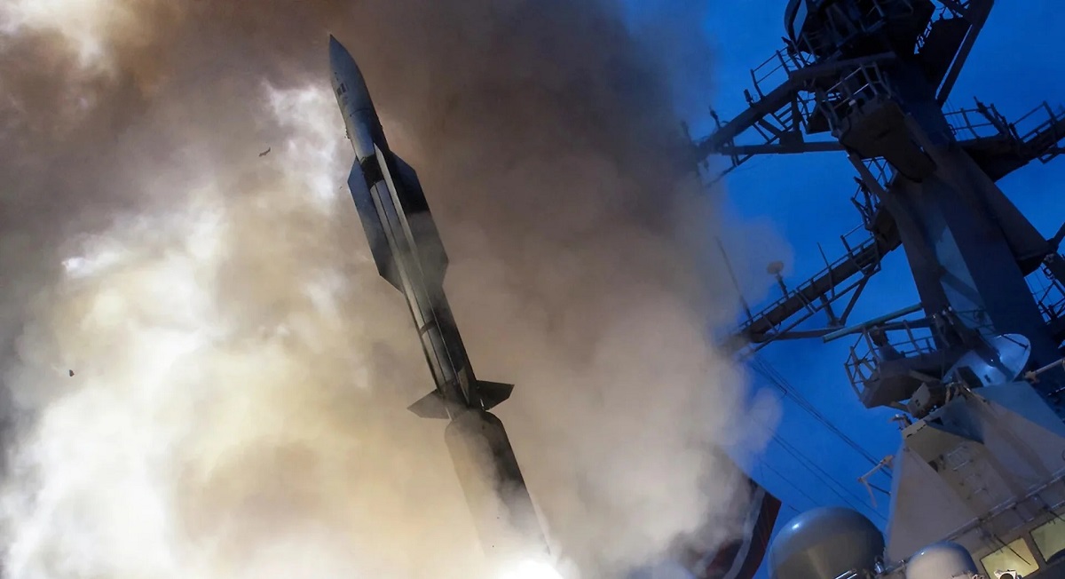 La respuesta iraní al RIM-174 SM-6 ERAM: el USS Dena irá armado con misiles antiaéreos de lanzamiento vertical. La respuesta iraní al RIM-174 SM-6 ERAM: el USS Dena irá armado con misiles antiaéreos de lanzamiento vertical.