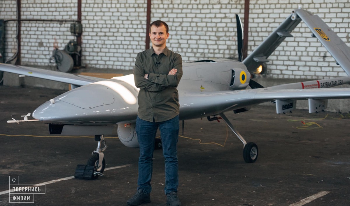 3 drones de ataque Bayraktar TB2 destruyeron en Ucrania 7 tanques rusos, 4 lanzacohetes múltiples Grad, un cañón autopropulsado Pion y 8 vehículos blindados. 3 drones de ataque Bayraktar TB2 destruyeron en Ucrania 7 tanques rusos, 4 lanzacohetes múltiples Grad, un cañón autopropulsado Pion y 8 vehículos blindados.