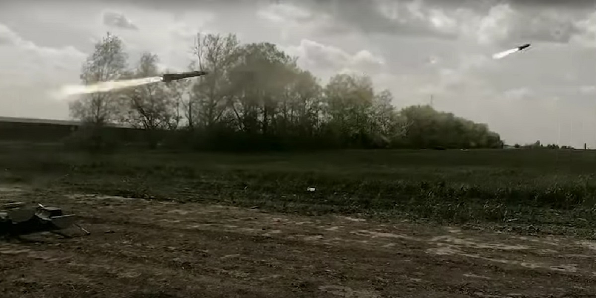 Las Fuerzas de Defensa de Ucrania demostraron el lanzamiento de tres misiles antitanque británicos Brimstone desde un lanzador de aviones para el caza Eurofighter Typhoon. Las Fuerzas de Defensa de Ucrania demostraron el lanzamiento de tres misiles antitanque británicos Brimstone desde un lanzador de aviones para el caza Eurofighter Typhoon.