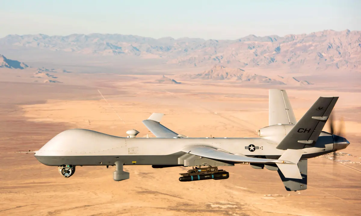 Un caza ruso atacó un avión no tripulado estadounidense MQ-9 Reaper y lo dañó con bengalas Un caza ruso atacó un avión no tripulado estadounidense MQ-9 Reaper y lo dañó con bengalas