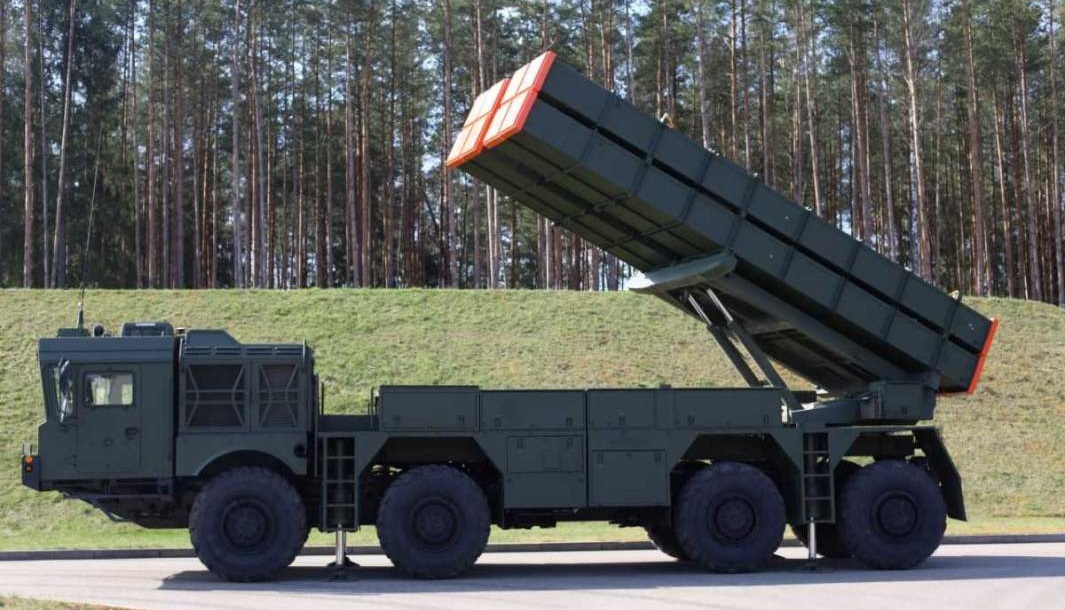Bielorrusia ha recibido lanzacohetes múltiples Polonez-M, que pueden utilizar misiles con un alcance de hasta 300 kilómetros con ojivas nucleares Bielorrusia ha recibido lanzacohetes múltiples Polonez-M, que pueden utilizar misiles con un alcance de hasta 300 kilómetros con ojivas nucleares