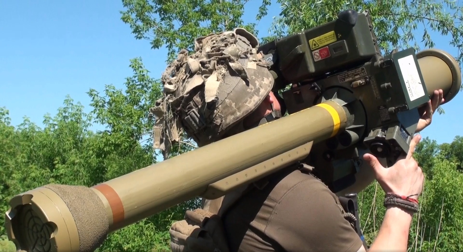 Paracaidistas ucranianos publicaron un video de la destrucción de un helicóptero ruso Ka-52 por parte de los británicos Martlet MANPADS Paracaidistas ucranianos publicaron un video de la destrucción de un helicóptero ruso Ka-52 por parte de los británicos Martlet MANPADS
