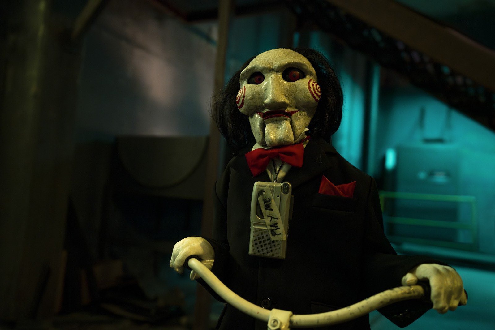 El director de "Saw X", Kevin Greutert, promete a los espectadores muchas sorpresas en el nuevo capítulo de esta famosa franquicia y da a entender que no se trata ni mucho menos de la última entrega