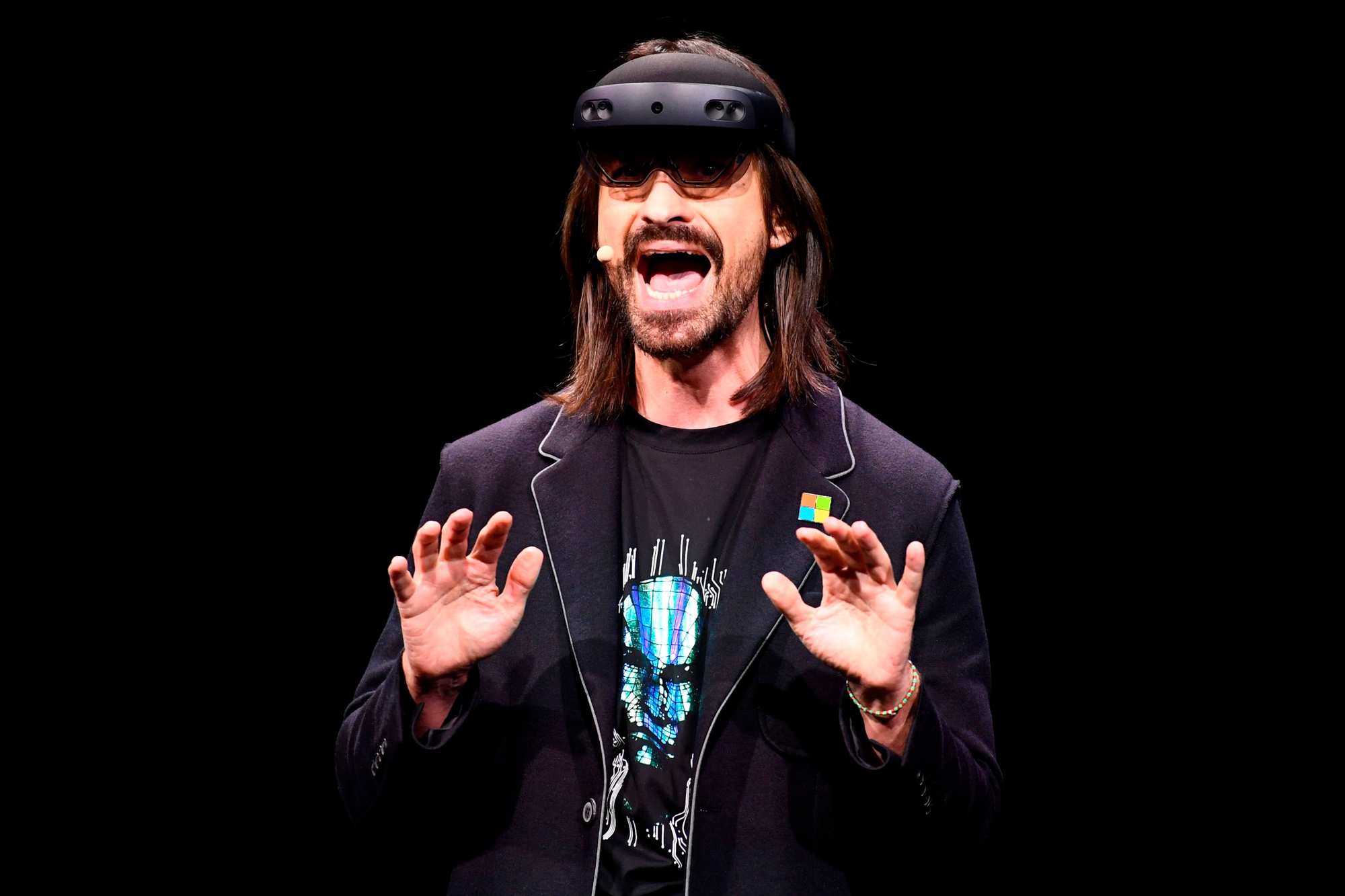 Microsoft detiene el desarrollo de los auriculares HoloLens 3 AR Microsoft detiene el desarrollo de los auriculares HoloLens 3 AR