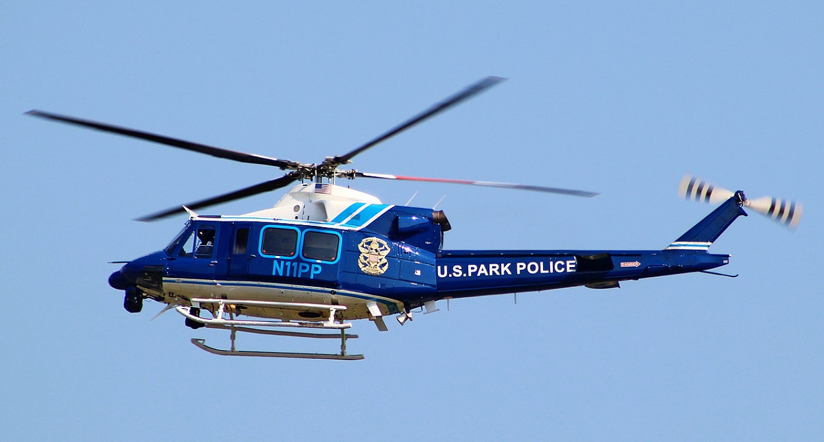 El helicóptero Bell 412EP lanza el dron kamikaze Hero-120 y destruye el objetivo a 50 km de distancia El helicóptero Bell 412EP lanza el dron kamikaze Hero-120 y destruye el objetivo a 50 km de distancia