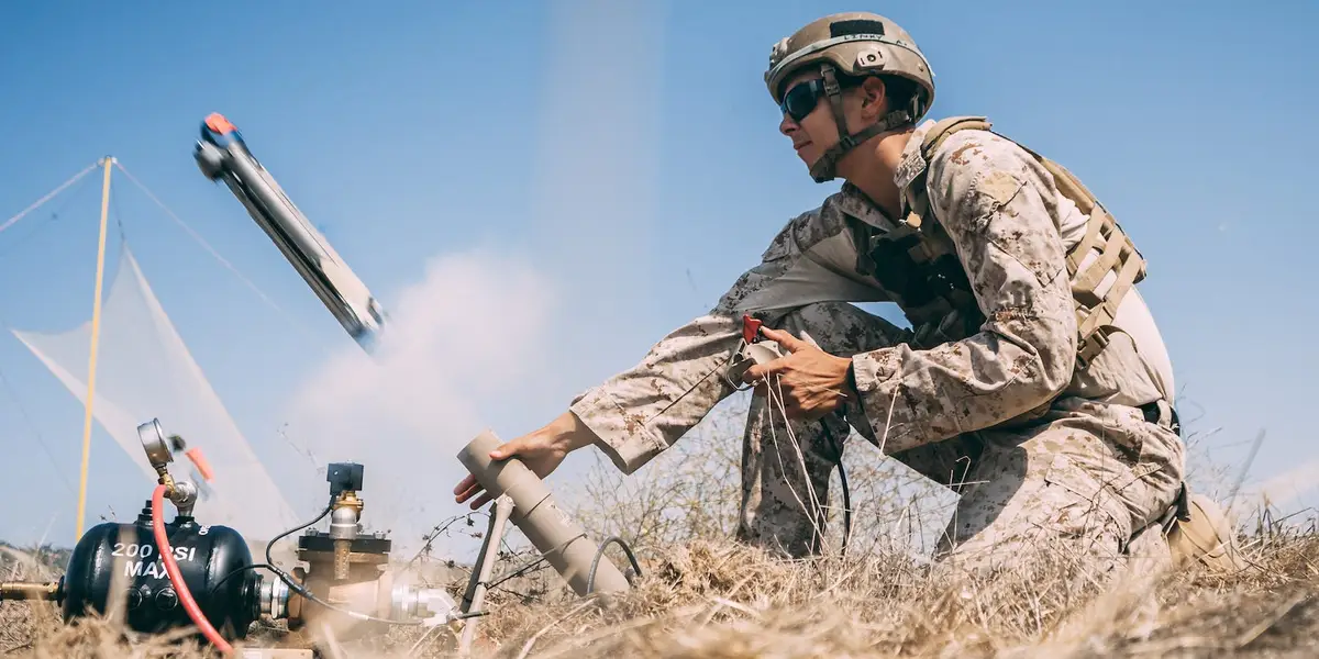 Las Fuerzas Armadas ucranianas muestran un vídeo inédito de los drones kamikaze Switchblade 300 Las Fuerzas Armadas ucranianas muestran un vídeo inédito de los drones kamikaze Switchblade 300