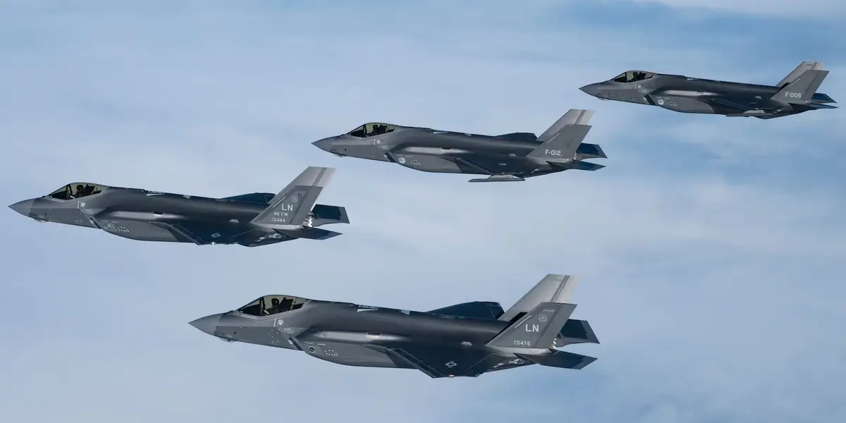 Northrop Grumman ha recibido 705 millones de dólares para desarrollar un misil SiAW avanzado para los cazas de quinta generación F-35 Lightning II. Northrop Grumman ha recibido 705 millones de dólares para desarrollar un misil SiAW avanzado para los cazas de quinta generación F-35 Lightning II.