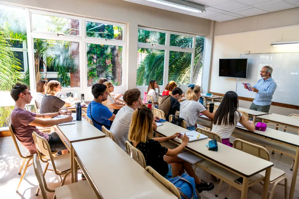 OpenAI cree que los profesores no podrán determinar si los estudiantes están utilizando ChatGPT para completar las tareas escolares. OpenAI cree que los profesores no podrán determinar si los estudiantes están utilizando ChatGPT para completar las tareas escolares.