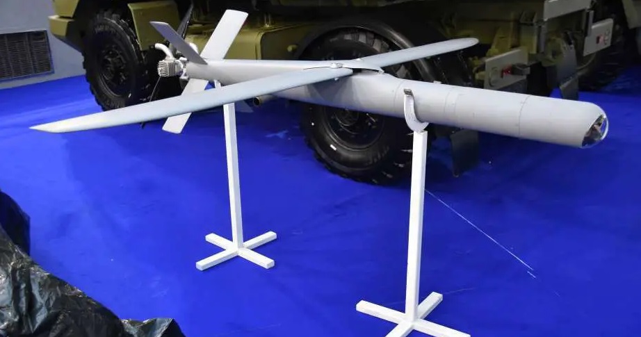 Raven 145 es un nuevo dron kamikaze serbio con una carga útil de 35 kg que puede destruir tanques en un radio de 150 km. Raven 145 es un nuevo dron kamikaze serbio con una carga útil de 35 kg que puede destruir tanques en un radio de 150 km.