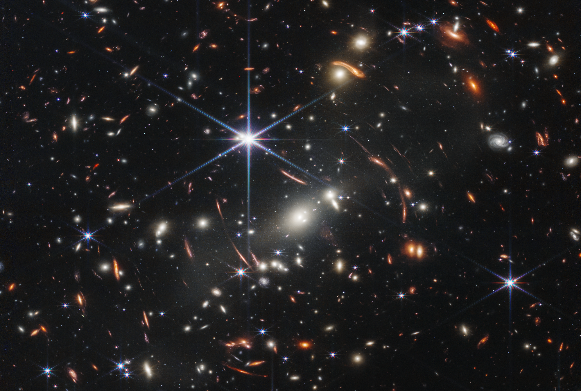 Joe Biden y la NASA revelan una sorprendente fotografía del espacio profundo del telescopio James Webb que está revolucionando la astrofísica Joe Biden y la NASA revelan una sorprendente fotografía del espacio profundo del telescopio James Webb que está revolucionando la astrofísica