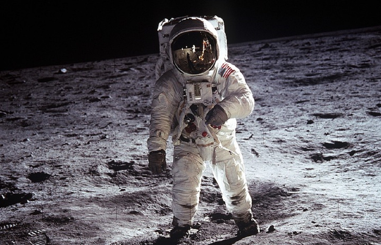 La NASA invierte casi 230 millones de dólares en un traje espacial para los astronautas de la misión lunar Artemis 3 La NASA invierte casi 230 millones de dólares en un traje espacial para los astronautas de la misión lunar Artemis 3