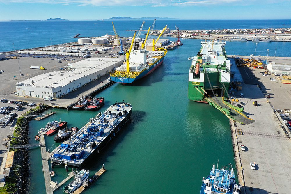 Un marinero estadounidense vendió a China por 15.000 dólares planos del sistema de radar de la base de Kadena y otra información de la Marina de EE.UU. Un marinero estadounidense vendió a China por 15.000 dólares planos del sistema de radar de la base de Kadena y otra información de la Marina de EE.UU.