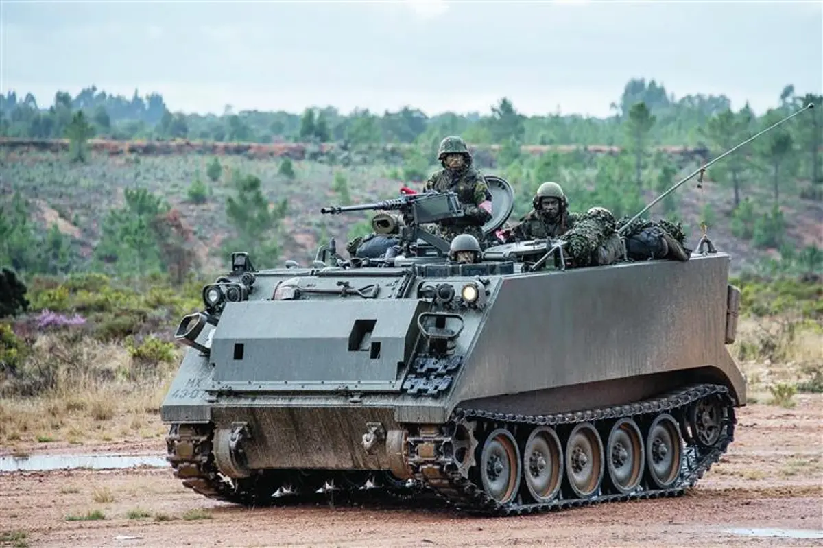 Los vehículos blindados de transporte de tropas M113A2 portugueses fueron vistos por primera vez en el frente de Ucrania Los vehículos blindados de transporte de tropas M113A2 portugueses fueron vistos por primera vez en el frente de Ucrania