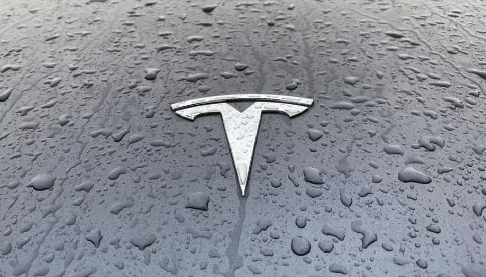 El piloto automático de Tesla choca contra un camión aparcado en Pensilvania El piloto automático de Tesla choca contra un camión aparcado en Pensilvania