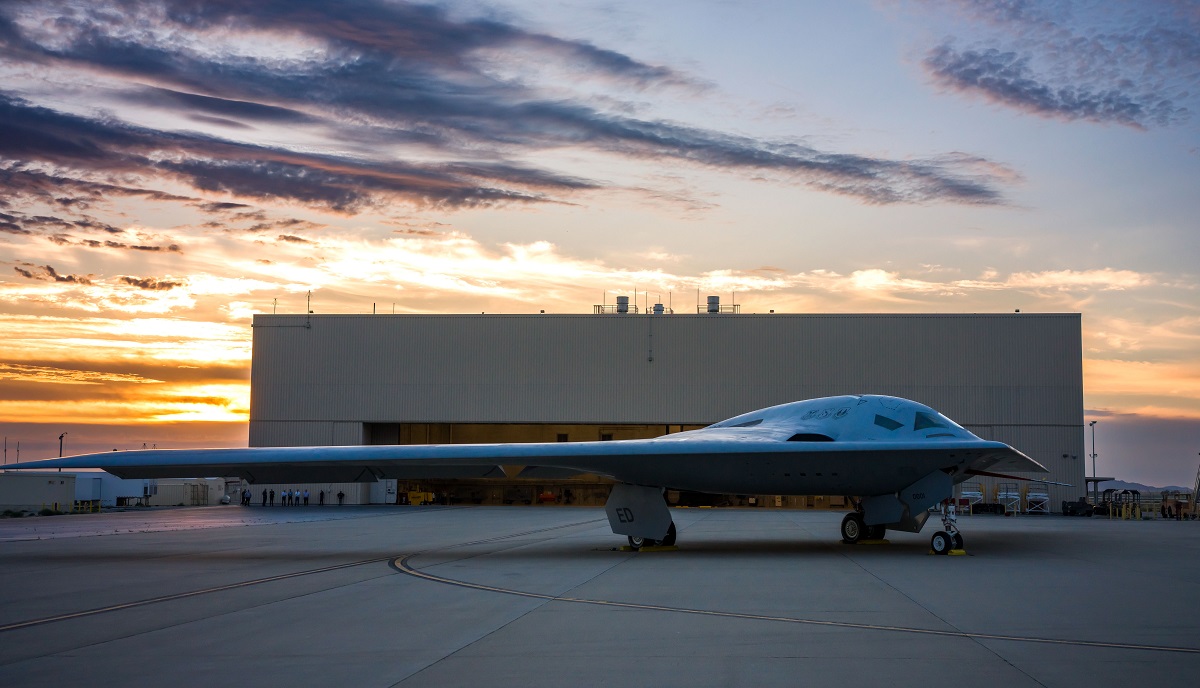 Las Fuerzas Aéreas de EE.UU. han publicado nuevas fotos del bombardero nuclear de nueva generación B-21 Raider Las Fuerzas Aéreas de EE.UU. han publicado nuevas fotos del bombardero nuclear de nueva generación B-21 Raider
