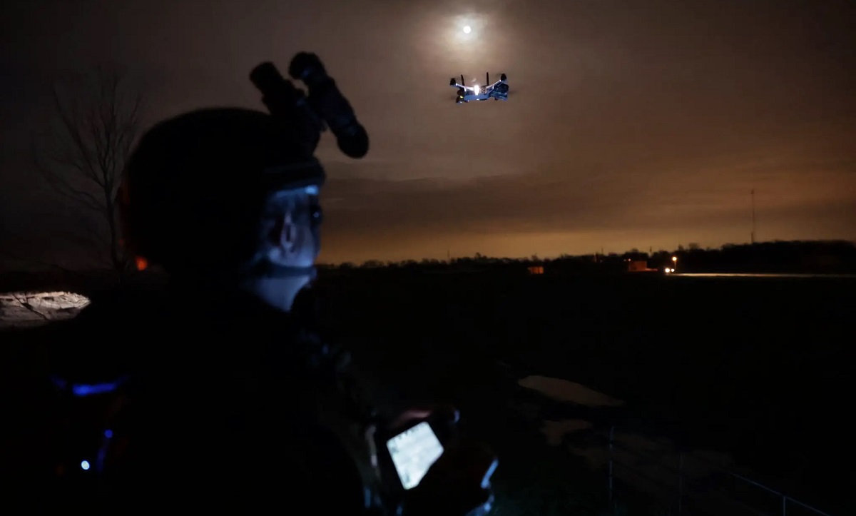 Las Fuerzas Aéreas estadounidenses han destinado 2,6 millones de dólares a la compra de 172 cuadricópteros Teal 2, los primeros drones del mundo equipados con el sistema de imagen térmica FLIR Hadron 640R de Teledyne. Las Fuerzas Aéreas estadounidenses han destinado 2,6 millones de dólares a la compra de 172 cuadricópteros Teal 2, los primeros drones del mundo equipados con el sistema de imagen térmica FLIR Hadron 640R de Teledyne.