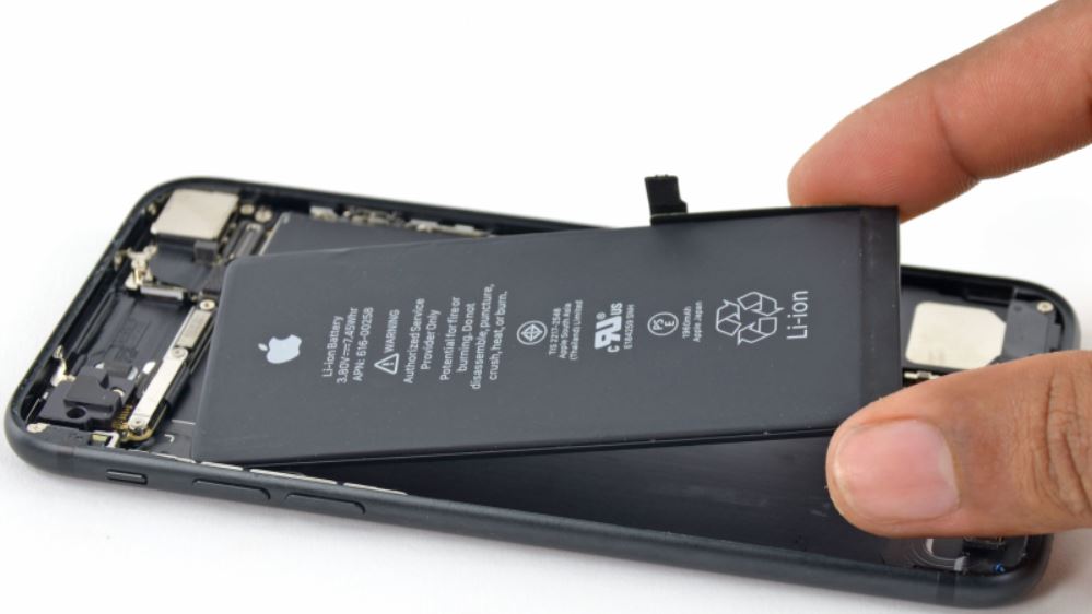 Apple sube el coste del cambio de batería en todos los smartphones excepto en el iPhone 14 Apple sube el coste del cambio de batería en todos los smartphones excepto en el iPhone 14