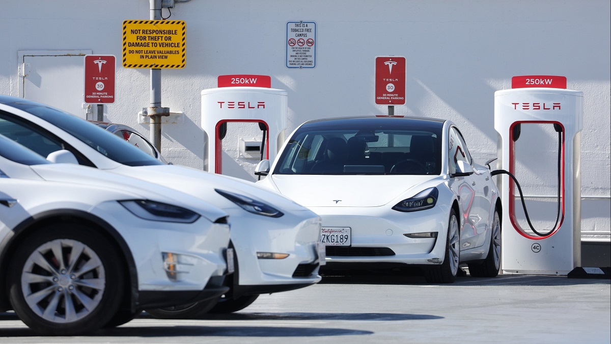 Tesla ha perdido 56.000 millones de dólares, más que la capitalización bursátil de Ford y General Motors. Tesla ha perdido 56.000 millones de dólares, más que la capitalización bursátil de Ford y General Motors.
