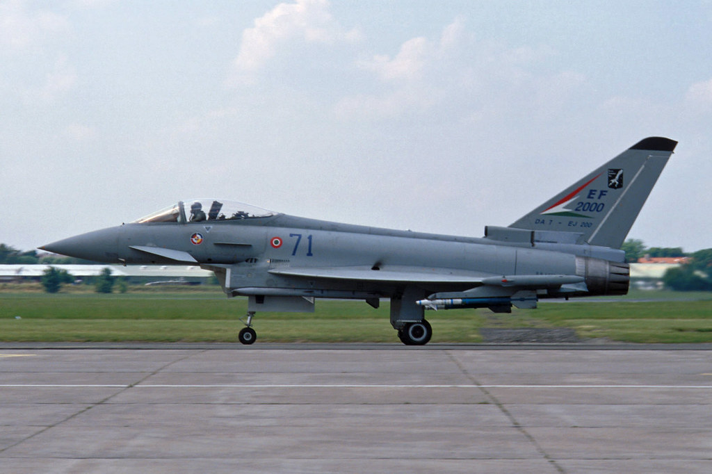 Un fan de War Thunder publicó en el foro del juego un documento de la OTAN de 730 páginas con información clasificada sobre el caza Eurofighter Typhoon DA7. Un fan de War Thunder publicó en el foro del juego un documento de la OTAN de 730 páginas con información clasificada sobre el caza Eurofighter Typhoon DA7.