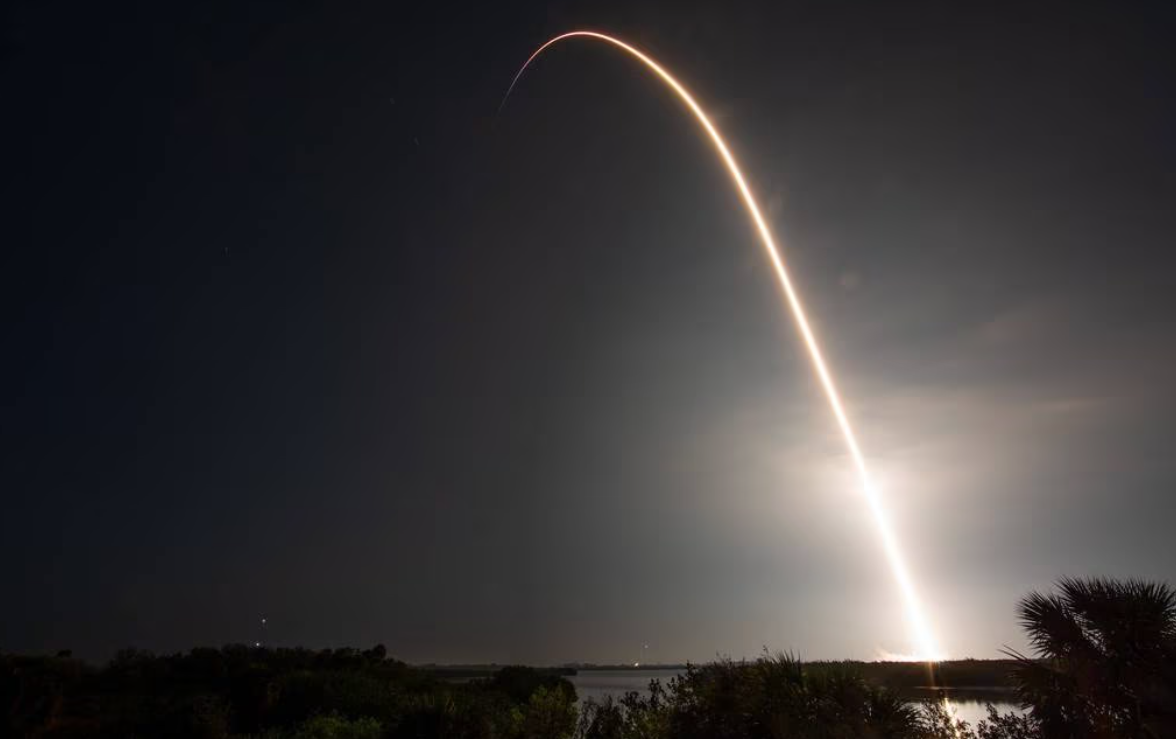 SpaceX pone en órbita 10 satélites para rastrear armas hipersónicas SpaceX pone en órbita 10 satélites para rastrear armas hipersónicas