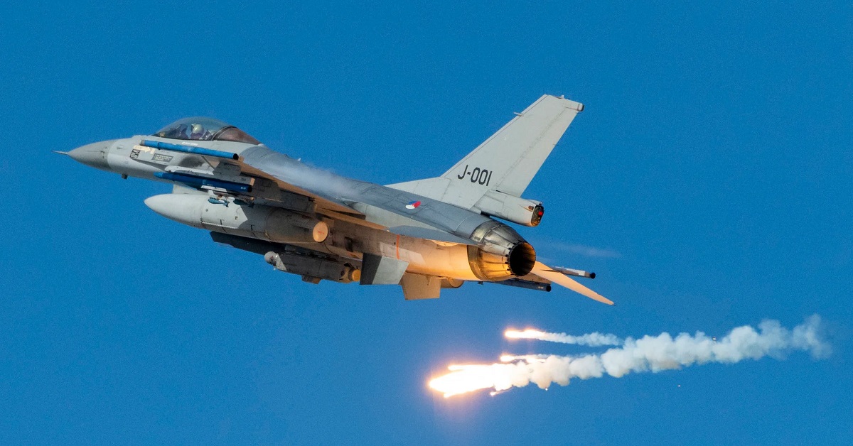 Dos pilotos ucranianos han sido examinados por instructores estadounidenses: podrán dominar el F-16 Fighting Falcon en 4 meses, centrándose en el uso de armas Dos pilotos ucranianos han sido examinados por instructores estadounidenses: podrán dominar el F-16 Fighting Falcon en 4 meses, centrándose en el uso de armas