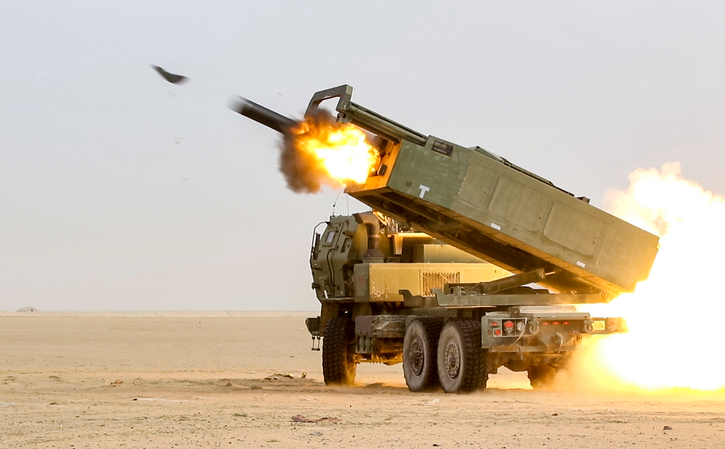 El Pentágono confirma la transferencia de otros cuatro HIMARS y cartuchos de artillería de alta precisión a Ucrania El Pentágono confirma la transferencia de otros cuatro HIMARS y cartuchos de artillería de alta precisión a Ucrania