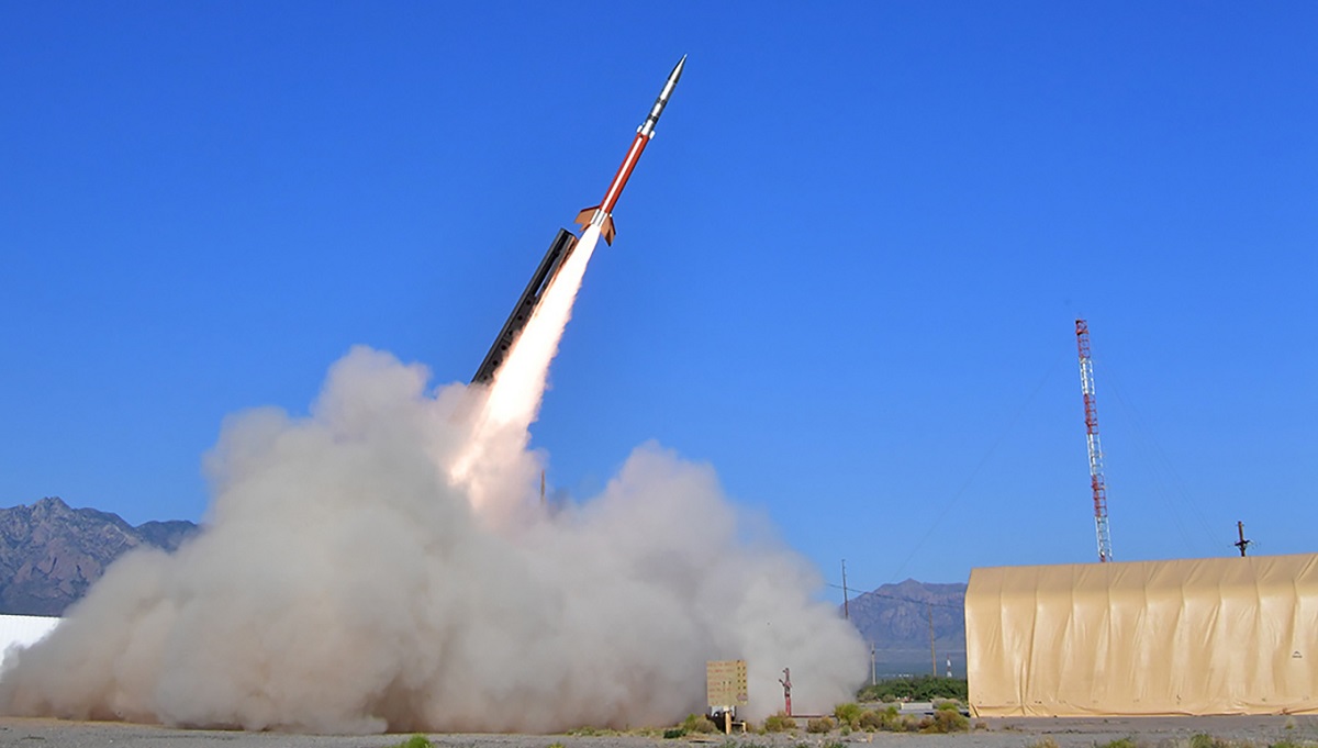 El ejército estadounidense ha lanzado con éxito el Economical Target-2, una instalación utilizada para demostrar la capacidad de las defensas antimisiles para derribar objetivos balísticos El ejército estadounidense ha lanzado con éxito el Economical Target-2, una instalación utilizada para demostrar la capacidad de las defensas antimisiles para derribar objetivos balísticos