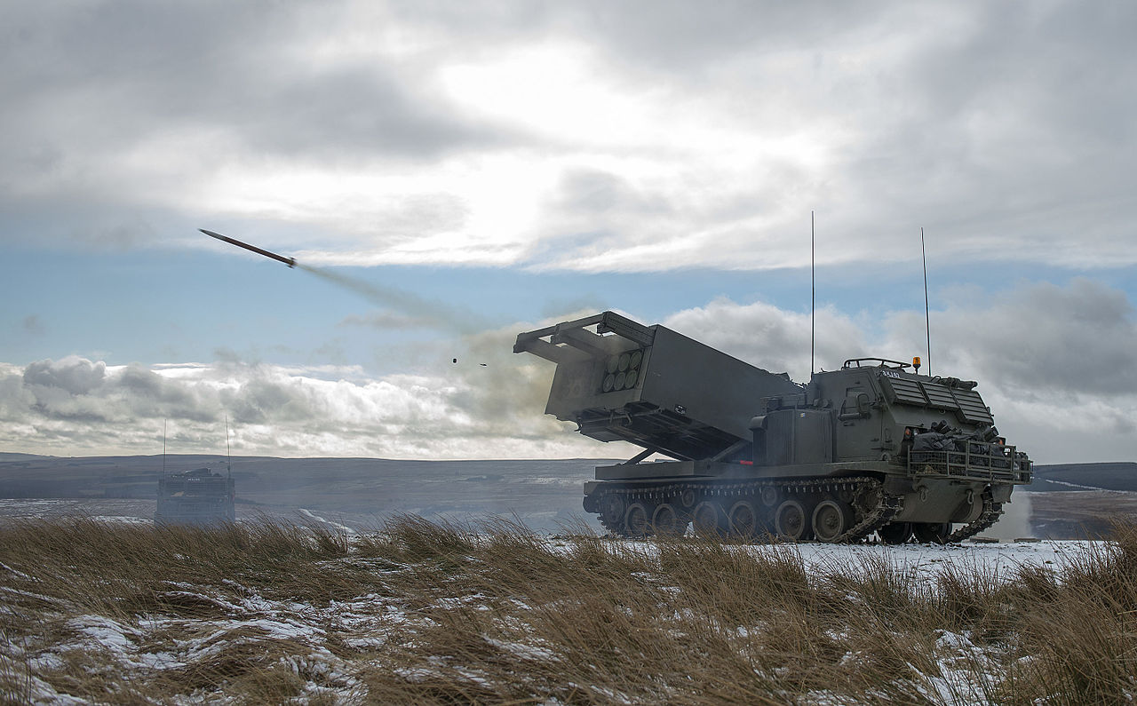 El Reino Unido envió más cohetes M270 MLRS a Ucrania
