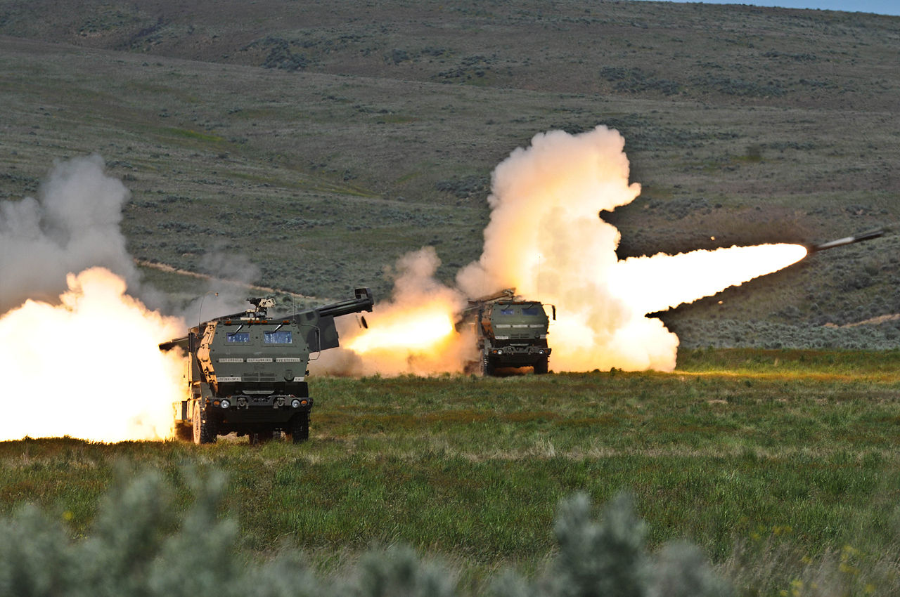 Los sistemas de misiles HIMARS destruyen más de 40 vagones con equipo y munición rusos Los sistemas de misiles HIMARS destruyen más de 40 vagones con equipo y munición rusos