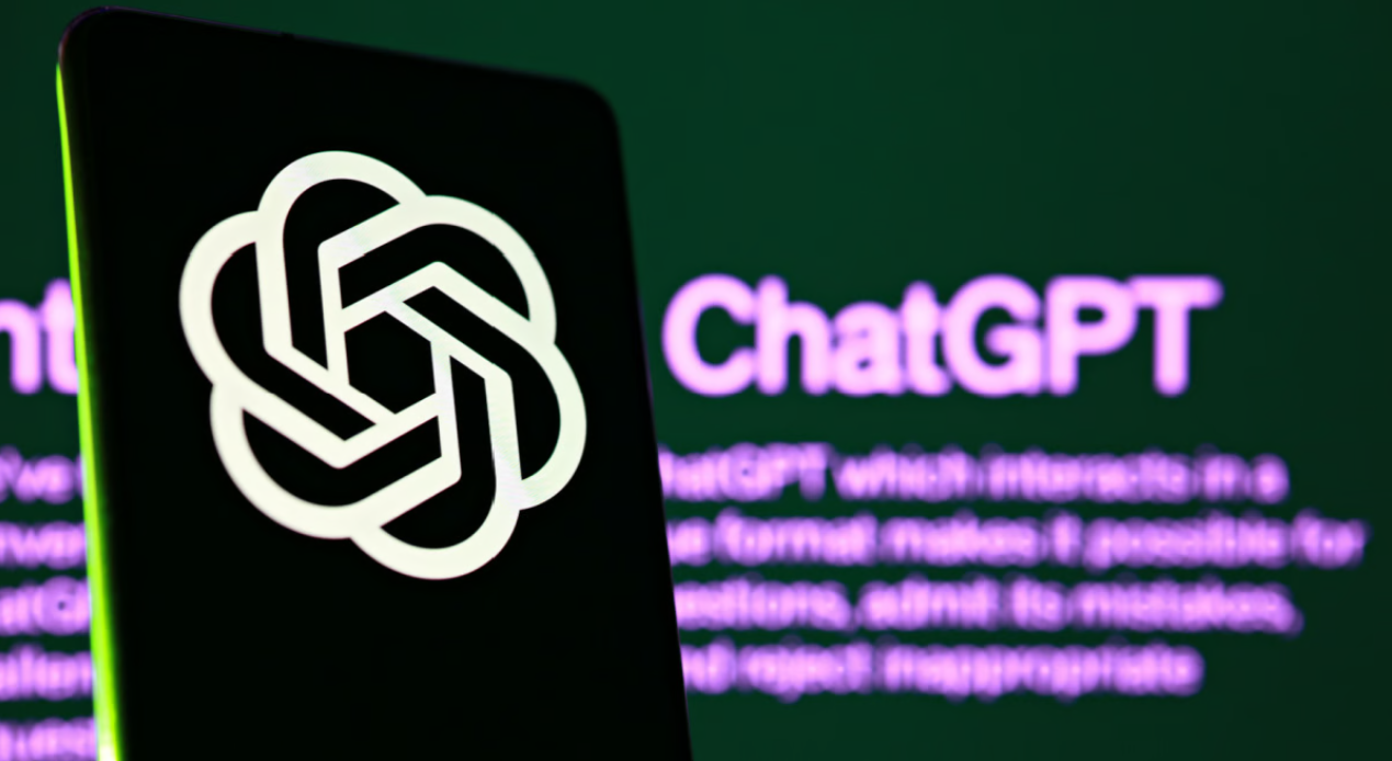 Empleados de Samsung filtran datos corporativos a ChatGPT: prohíben a la empresa utilizar chatbot en el lugar de trabajo