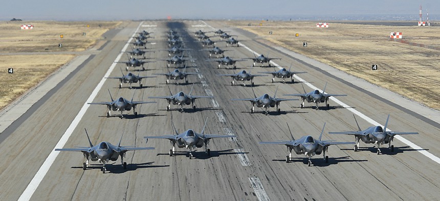 Lockheed Martin reanuda los vuelos de los cazas F-35 Lighting II: el primer avión sale de Fort Worth Lockheed Martin reanuda los vuelos de los cazas F-35 Lighting II: el primer avión sale de Fort Worth