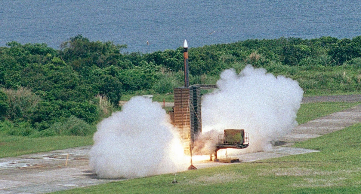 Taiwán construirá 12 emplazamientos para los sistemas de defensa antiaérea Sky Bow III, destinados a interceptar misiles balísticos chinos en un radio de 200 km. Taiwán construirá 12 emplazamientos para los sistemas de defensa antiaérea Sky Bow III, destinados a interceptar misiles balísticos chinos en un radio de 200 km.