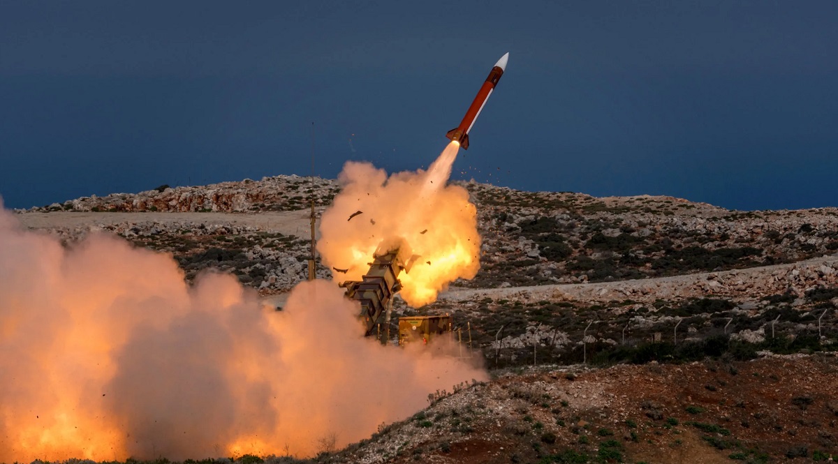 El sistema de defensa antiaérea Patriot interceptó un misil pseudohipersónico ruso Kh-47M2 en la región de Kiev El sistema de defensa antiaérea Patriot interceptó un misil pseudohipersónico ruso Kh-47M2 en la región de Kiev