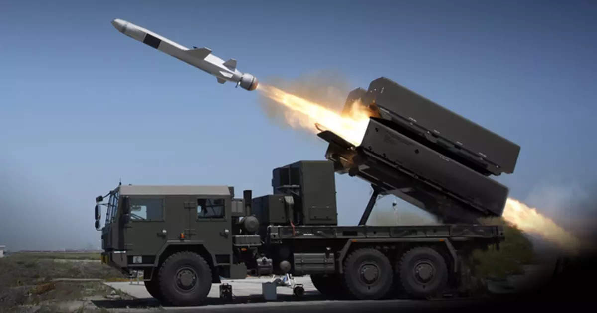 Se publican raros vídeos de lanzamientos de cohetes del lanzacohetes múltiple HIMARS Se publican raros vídeos de lanzamientos de cohetes del lanzacohetes múltiple HIMARS