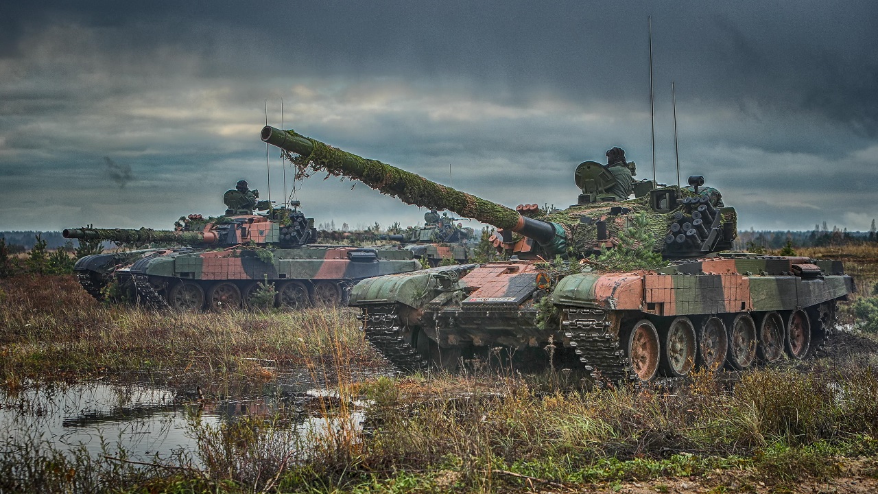 Ucrania recibe los tanques polacos PT-91 Twardy Ucrania recibe los tanques polacos PT-91 Twardy