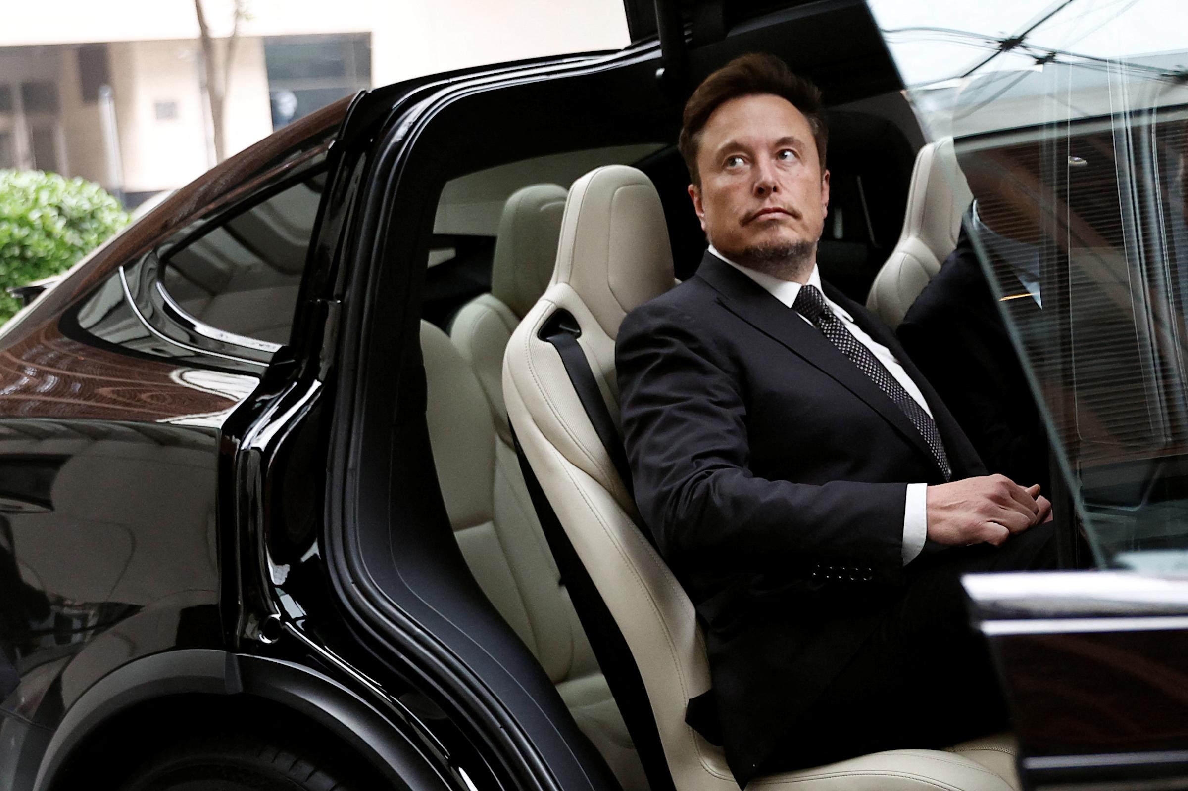Tesla cierra su propia supercomputadora para el entrenamiento de IA Dojo