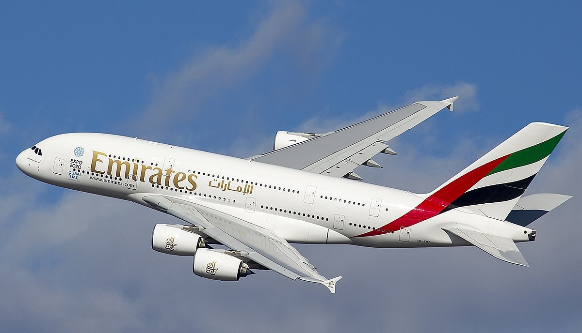 El Airbus A380 vuela más de 13 horas de Dubai a Brisbane con un agujero en la cabina por el reventón de un neumático El Airbus A380 vuela más de 13 horas de Dubai a Brisbane con un agujero en la cabina por el reventón de un neumático