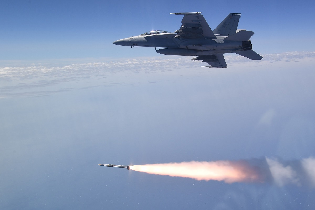 Australia encarga más de 60 misiles AGM-88G AARGM-ER con 12.485 cargas útiles para los cazas de quinta generación F-35 Lightning II por un coste de 431 millones de dólares. Australia encarga más de 60 misiles AGM-88G AARGM-ER con 12.485 cargas útiles para los cazas de quinta generación F-35 Lightning II por un coste de 431 millones de dólares.