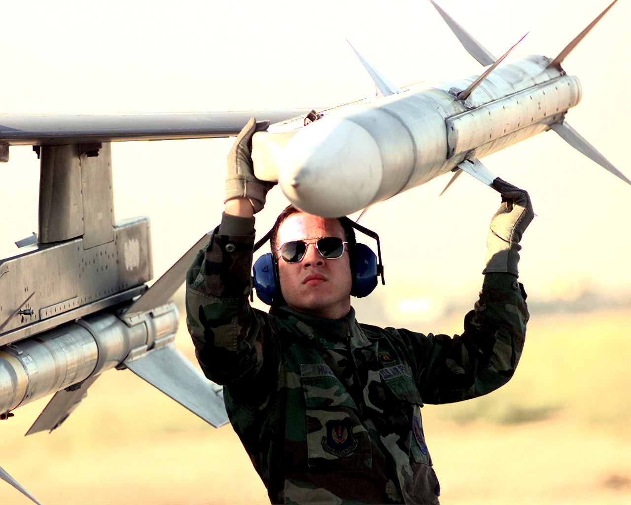 Misiles AMRAAM para NASAM, drones y 18 obuses: Gran Bretaña prepara un nuevo paquete de ayuda militar para Ucrania Misiles AMRAAM para NASAM, drones y 18 obuses: Gran Bretaña prepara un nuevo paquete de ayuda militar para Ucrania