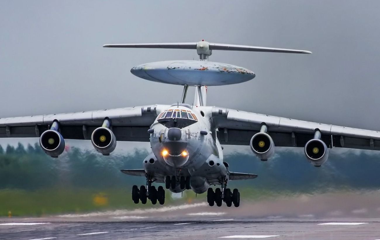 A-50U ruso volado en Bielorrusia: la Federación Rusa sólo tiene seis aviones de este tipo y el coste de uno es de 330 millones de dólares A-50U ruso volado en Bielorrusia: la Federación Rusa sólo tiene seis aviones de este tipo y el coste de uno es de 330 millones de dólares